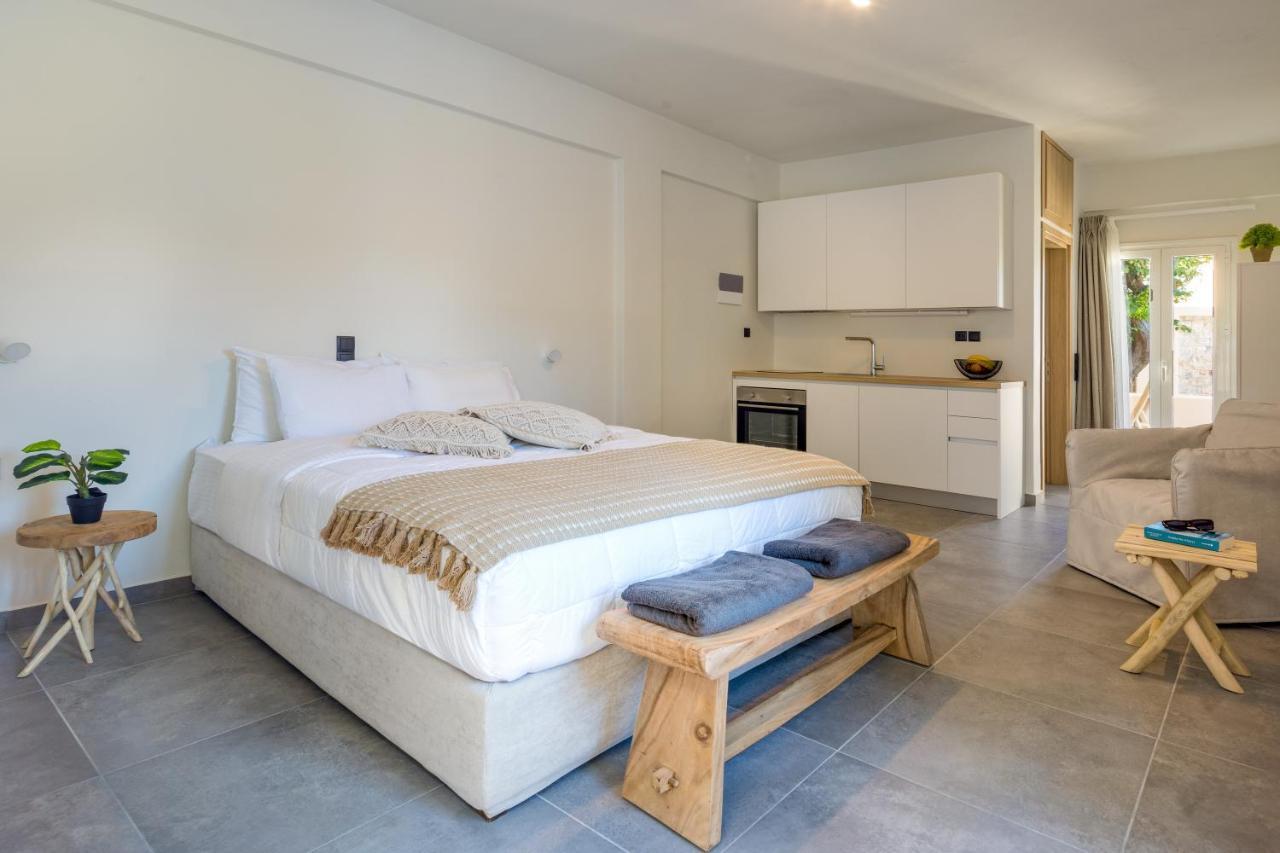 s u e ñ o - studios&apartments, with shared pool Kato Daratso Exterior foto