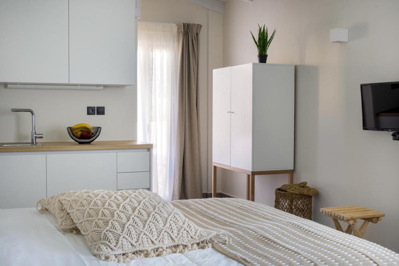 s u e ñ o - studios&apartments, with shared pool Kato Daratso Exterior foto
