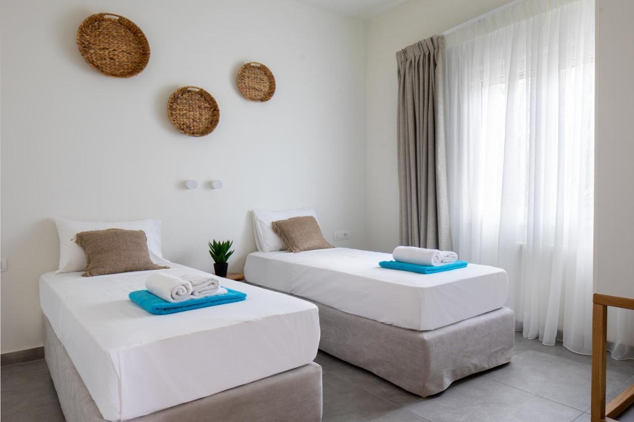 s u e ñ o - studios&apartments, with shared pool Kato Daratso Exterior foto